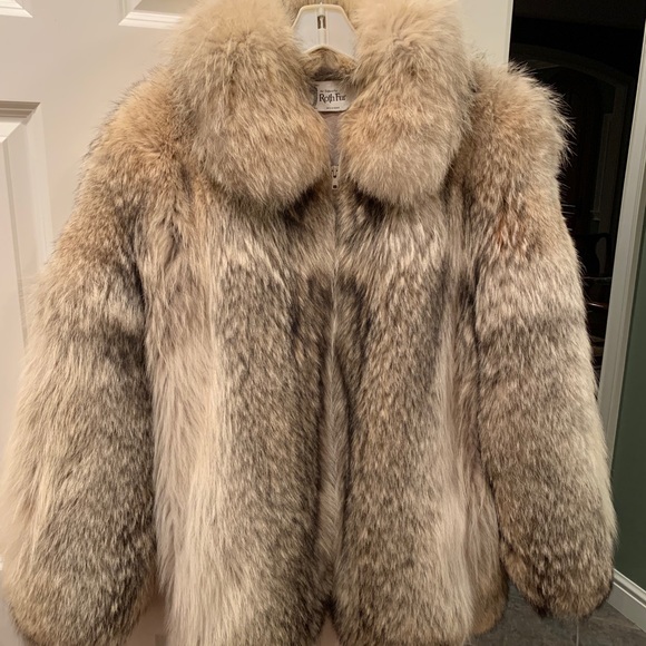 Women’s Coyote Fur Coat - Beautiful Custom Coat - Picture 1 of 4